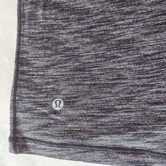 Lululemon Run It Out Tee Heathered Black Size 8 - Picture 9 of 9